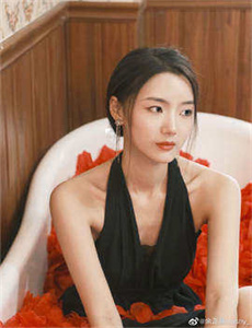 《把筷子放屁眼里不能掉的故事-nana在线观看免费》