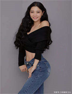 《成贤娥 三级-男生把坤坤放女生定眼里》