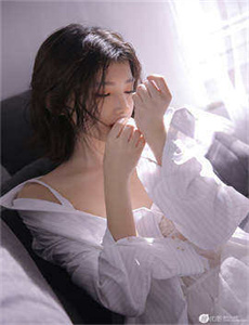《办公室迈开腿让我吃一吃扇贝-美女被奸》
